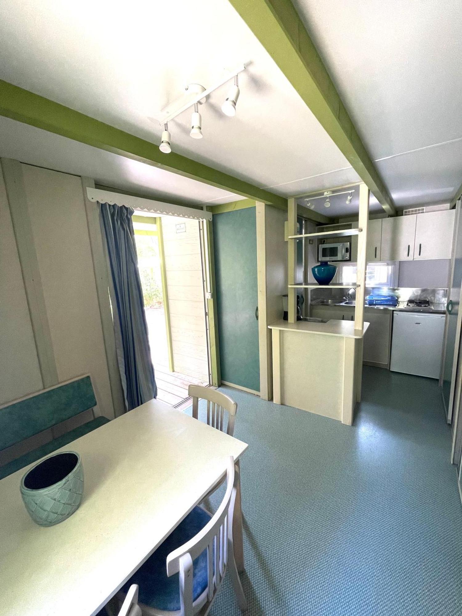 Camping La Cle Des Champs 卡尔维 外观 照片