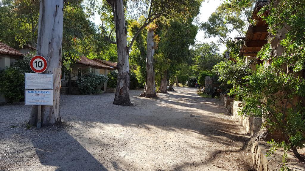 Camping La Cle Des Champs 卡尔维 外观 照片