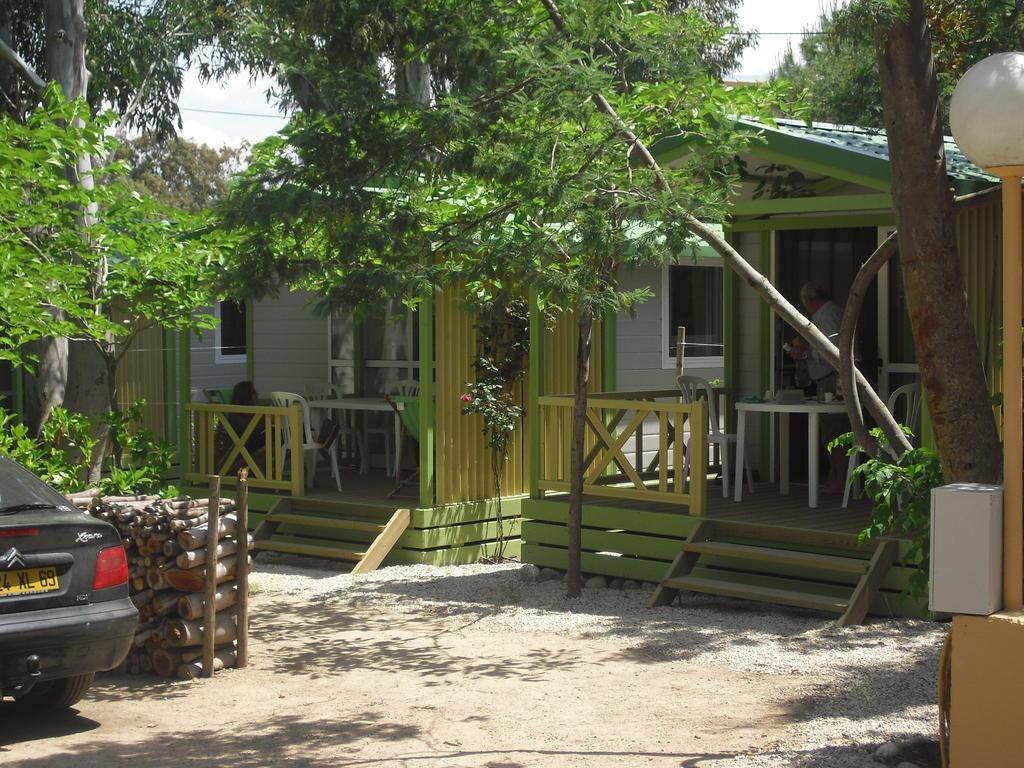 Camping La Cle Des Champs 卡尔维 外观 照片